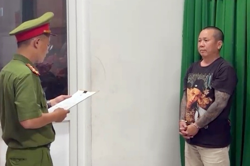 Bắt giữ khẩn cấp đối tượng nhận nửa tỷ đồng để chạy án - 1 Bắt giữ khẩn cấp đối tượng nhận nửa tỷ đồng để chạy án - 1