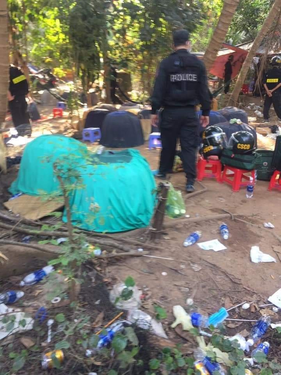 Kiểm điểm nhiều công an vì để trường gà khủng lộng hành thời gian dài - 1