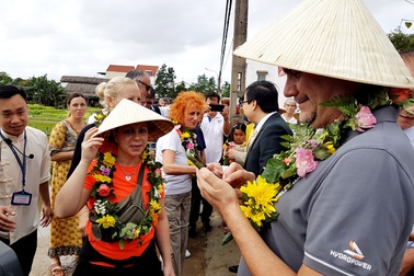 Hội An đón đoàn khách nước ngoài đầu tiên xông đất năm mới
