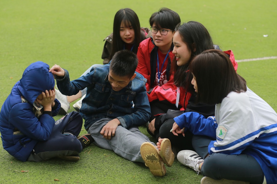 Học sinh cấp 3 chuyên Sư phạm góp Xuân ấm giúp trẻ em khó khăn - 2