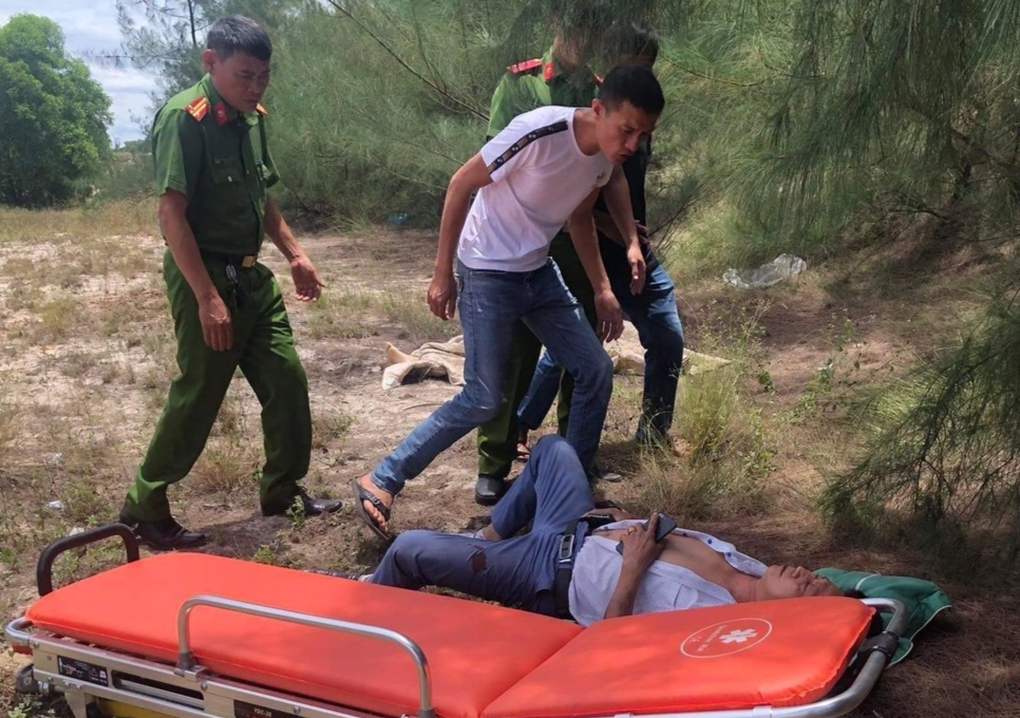 Ô tô đối đầu trên quốc lộ, 2 người chết, 3 người bị thương nặng - 2 Ô tô đối đầu trên quốc lộ, 2 người chết, 3 người bị thương nặng - 2