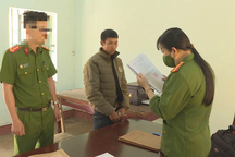 Bé gái 12 tuổi bị nhân tình của mẹ hiếp dâm rồi ép uống thuốc tránh thai