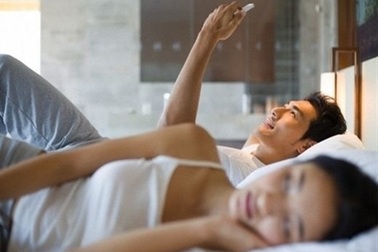 Phát điên vì chiếc điện thoại bí ẩn của chồng