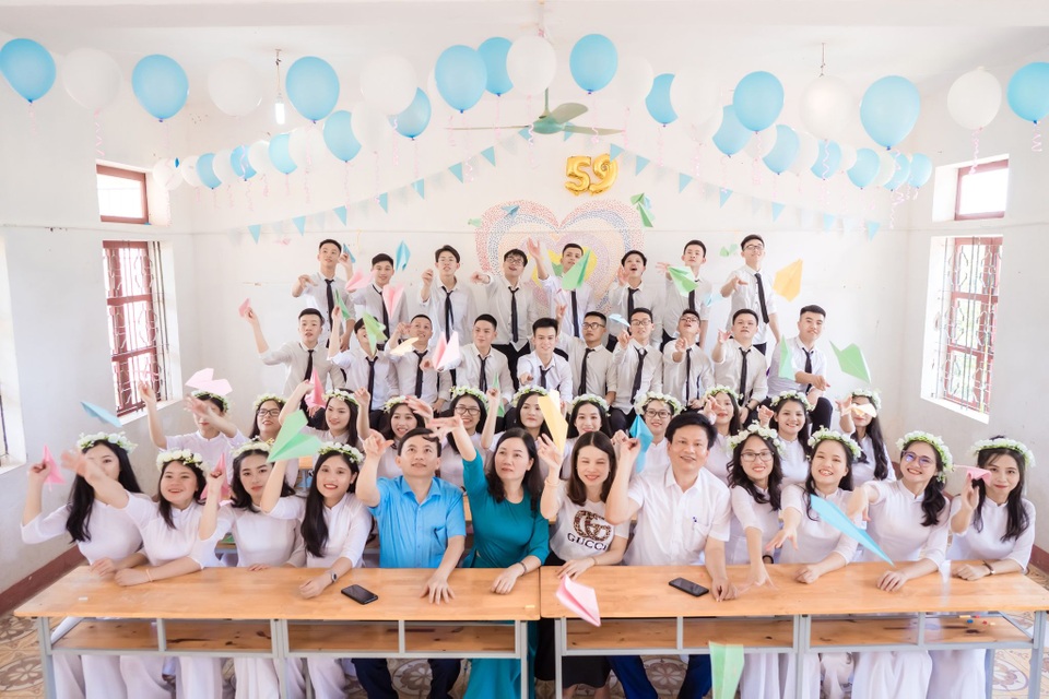 Ngỡ ngàng lớp học trường huyện có 14 thí sinh đạt từ 27 điểm trở lên - 2