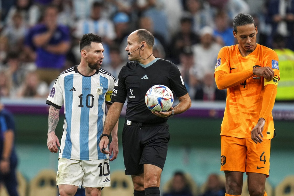 Lionel Messi dữ dằn, biết cách xù lông, tuyển Argentina càng đáng sợ - 2 Lionel Messi dữ dằn, biết cách xù lông, tuyển Argentina càng đáng sợ - 2