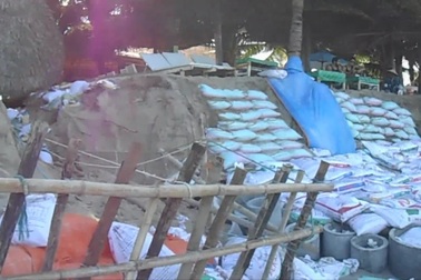 Bãi biển Cửa Đại tiếp tục sạt lở mạnh