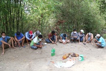 Bắt quả tang nhiều đối tượng tụ tập đánh bạc, đá gà giữa mùa dịch Covid-19