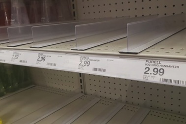 Người Mỹ đổ xô đi mua nhu yếu phẩm  vì lo ngại Covid-19