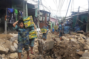 Lở đất, lũ ống kinh hoàng khiến 20 người chết và mất tích