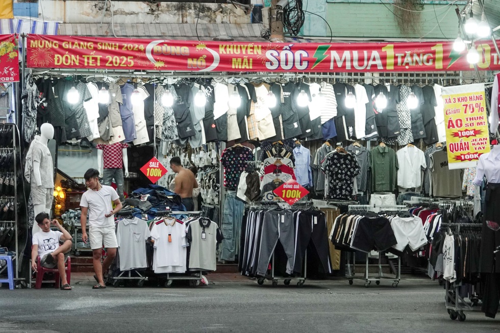 Thế tiến thoái lưỡng nan của tiểu thương chợ truyền thống - 2