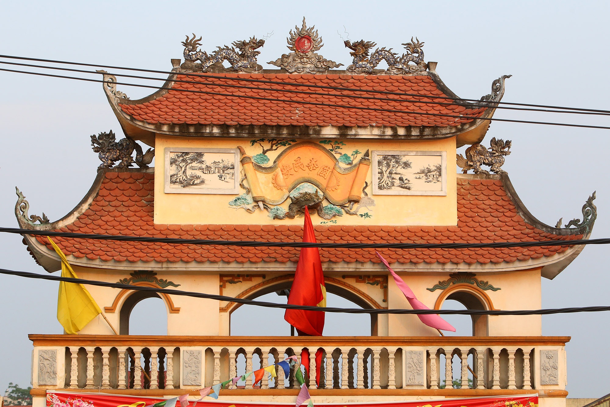 Vùng đất có nhiều cổng làng khủng - 11 Vùng đất có nhiều cổng làng khủng - 11