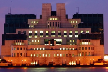 Anh từng mở chiến dịch truy lùng nghi vấn điệp viên Nga trong MI6