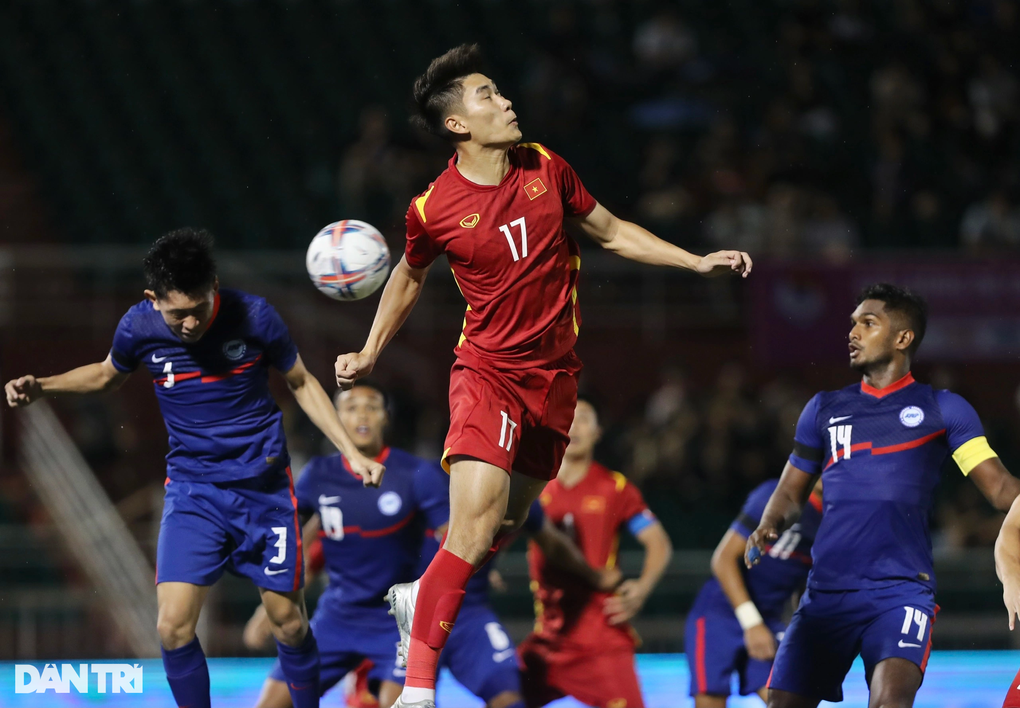 Nhiều ngôi sao trẻ tuyển Việt Nam gây ấn tượng trước Singapore - 2 Nhiều ngôi sao trẻ tuyển Việt Nam gây ấn tượng trước Singapore - 2