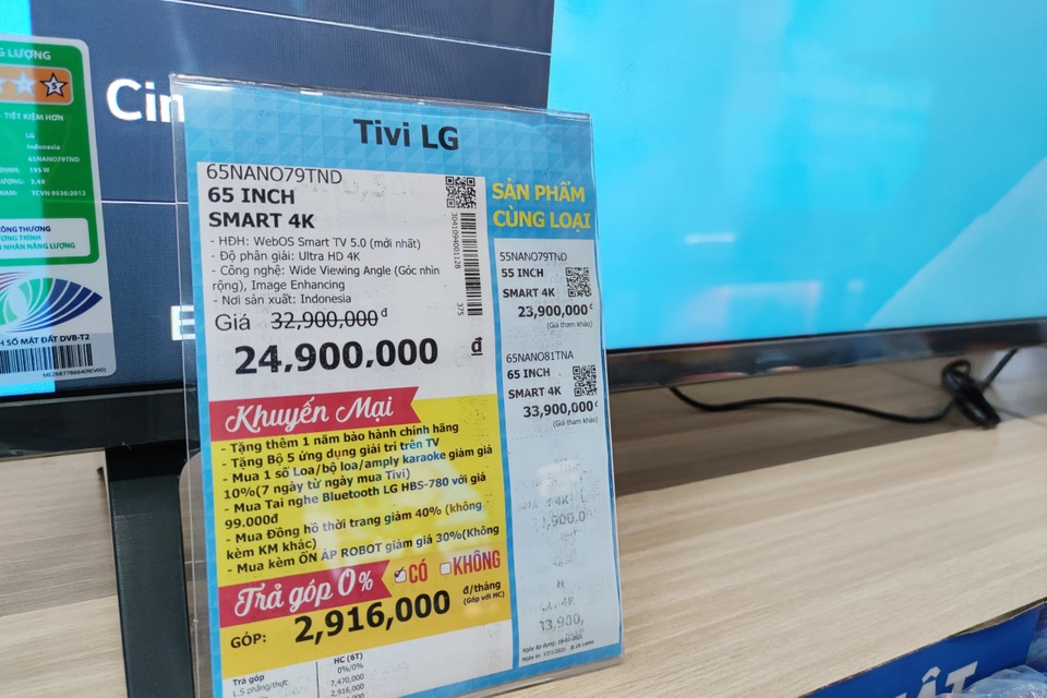 Đại lý đua nhau xả hàng, TV giảm giá chục triệu đồng dịp cuối năm - 1