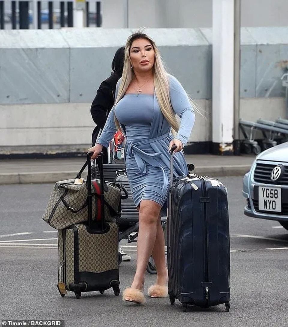 Sao chuyển giới Rodrigo Alves thấy gợi cảm hơn sau khi đại tu vòng ba - 8 Sao chuyển giới Rodrigo Alves thấy gợi cảm hơn sau khi đại tu vòng ba - 8