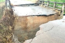 Sập cầu ở Đồng Nai sau mưa lớn