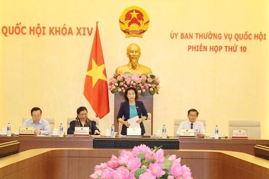 Họp Uỷ ban Thường vụ Quốc hội: Báo chí chỉ được dự... 5 phút đầu (?!)