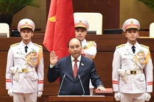 Tân Chủ tịch nước Nguyễn Xuân Phúc tuyên thệ nhậm chức