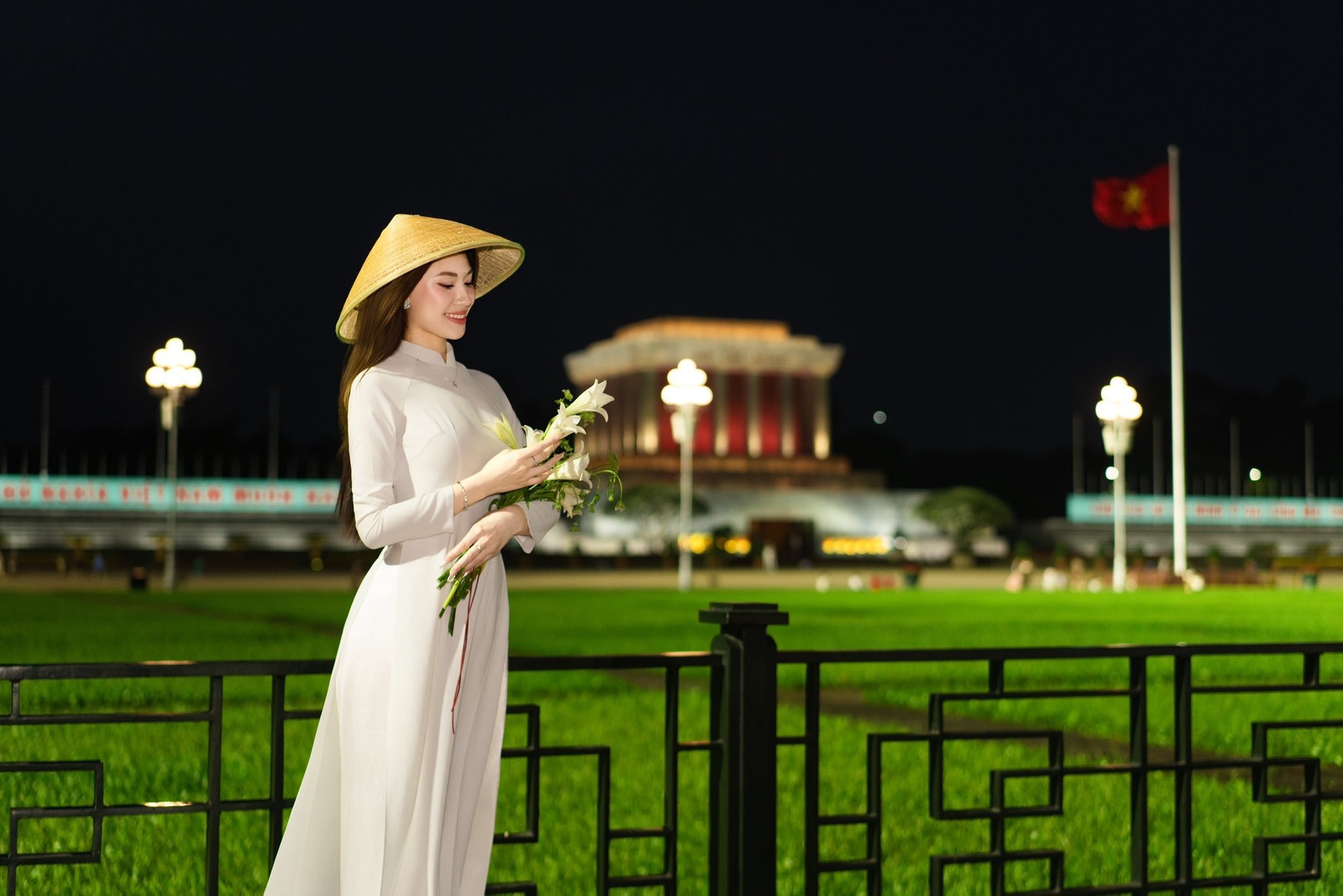 Cô gái xinh đẹp cao 1,73m ở hàng đầu khối diễu hành 54 dân tộc là ai? - 10 Cô gái xinh đẹp cao 1,73m ở hàng đầu khối diễu hành 54 dân tộc là ai? - 10
