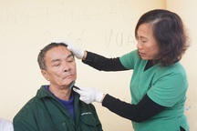 "Vất vả tôi chịu được hết, chỉ mong các anh thương binh khỏe mạnh"