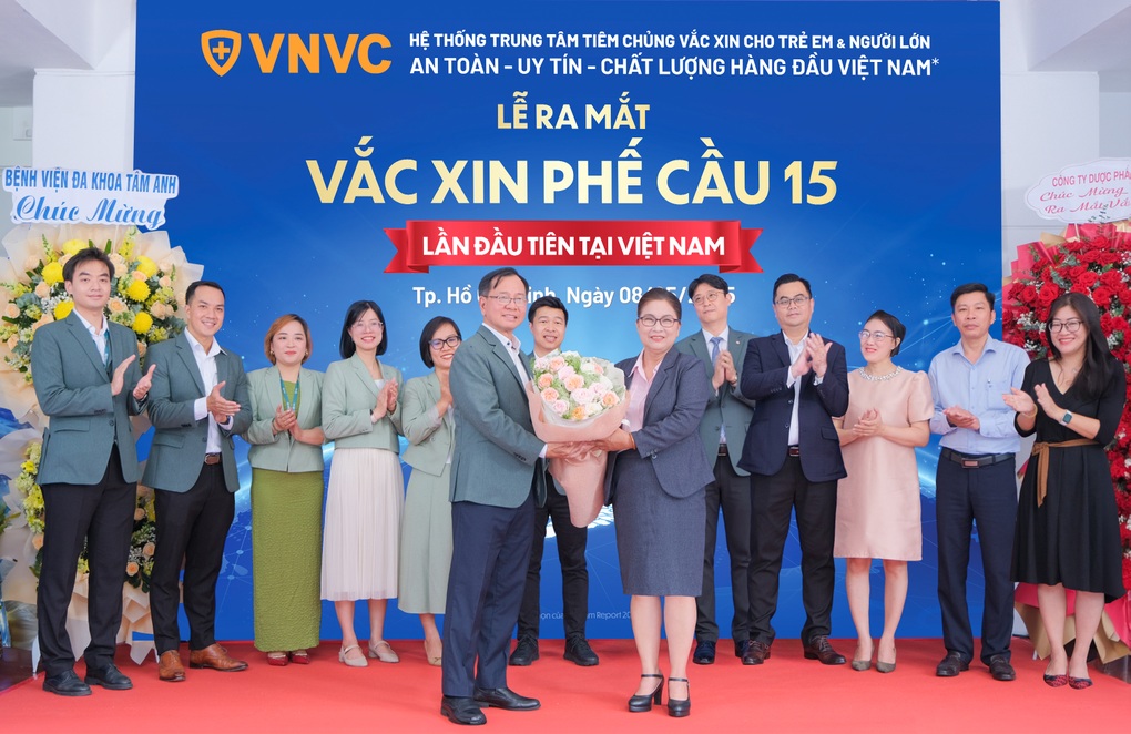 VNVC tiêm vaccine phế cầu 15 đầu tiên tại Việt Nam - 2 VNVC tiêm vaccine phế cầu 15 đầu tiên tại Việt Nam - 2