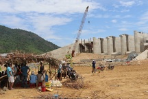 Cho rằng chưa đền bù thỏa đáng, dân lập trại ngăn cản thi công hồ Mỹ Lâm