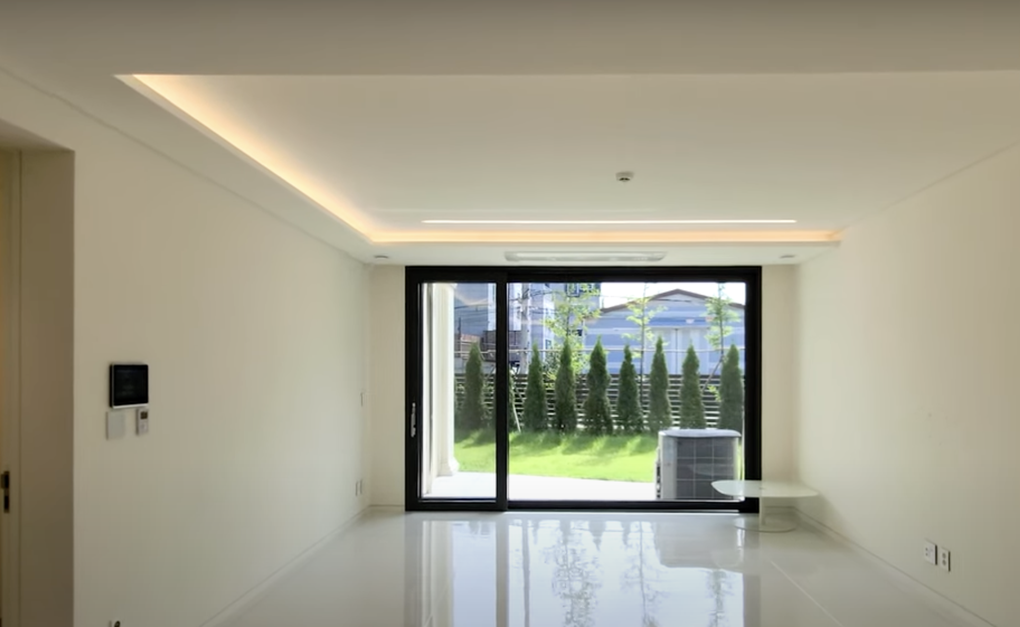 Soi căn biệt thự sang chảnh của Han So Hee tại khu nhà giàu ở Hàn Quốc - 4 Soi căn biệt thự sang chảnh của Han So Hee tại khu nhà giàu ở Hàn Quốc - 4
