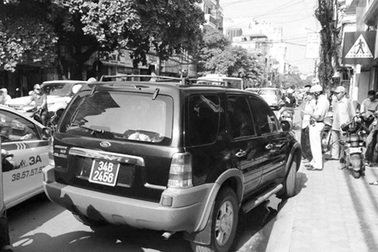 Xử lý hàng loạt xe biển xanh giả, xe dùng logo báo chí để ra oai