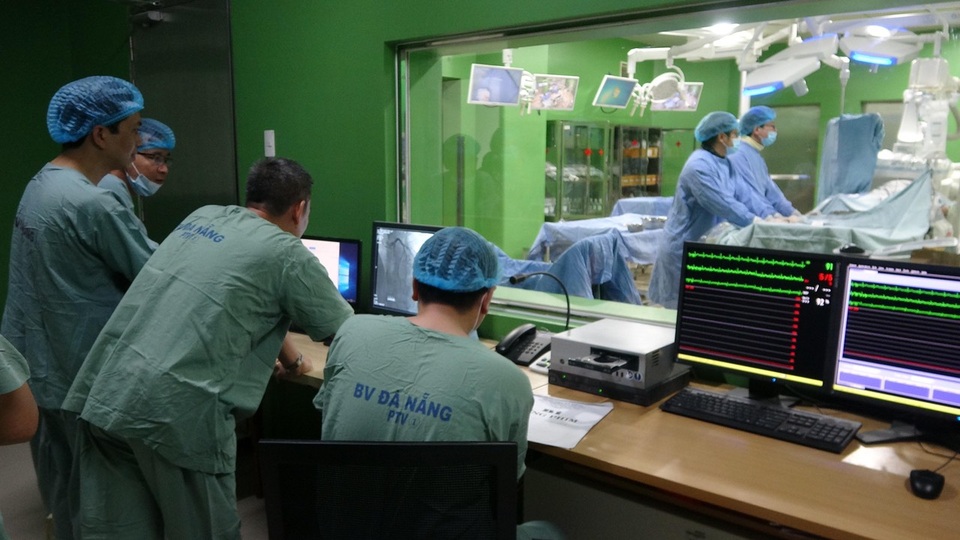 Bệnh viện Đà Nẵng đưa vào sử dụng phòng mổ tim mạch hiện đại bậc nhất - 2 Bệnh viện Đà Nẵng đưa vào sử dụng phòng mổ tim mạch hiện đại bậc nhất - 2