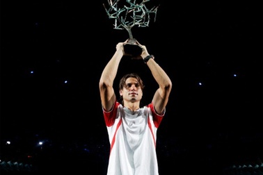 Vượt qua “hiện tượng” Janowicz, Ferrer giành ngôi vô địch Paris Master