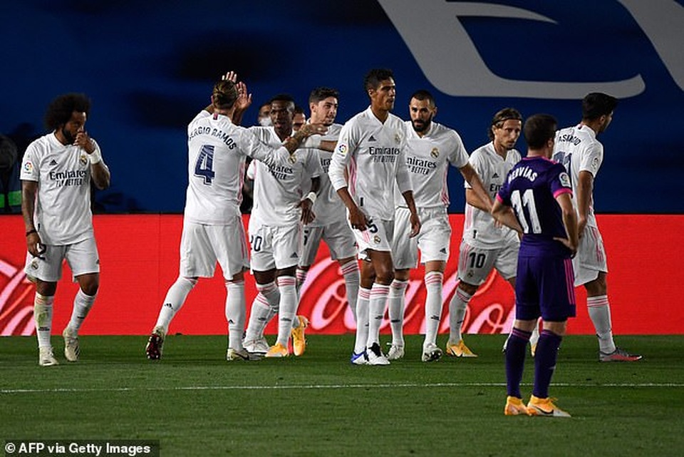 Real Madrid nhọc nhằn giành chiến thắng thứ 2 tại La Liga - 8 Real Madrid nhọc nhằn giành chiến thắng thứ 2 tại La Liga - 8