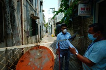 Cách ly, xử lý y tế ở hai hẻm có ca bệnh số 64, 65 dương tính virus Corona