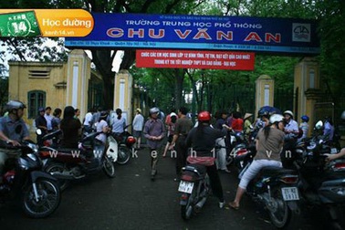 Giám thị “dị hợm” hay hội đồng thi thiếu trách nhiệm?