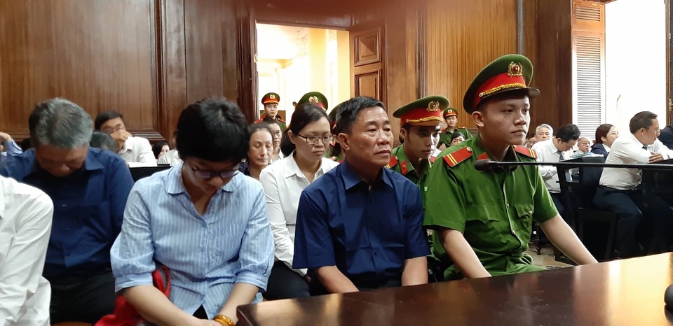 “Đại gia” Hứa Thị Phấn cố tình không hợp tác với cơ quan điều tra? - 2 “Đại gia” Hứa Thị Phấn cố tình không hợp tác với cơ quan điều tra? - 2