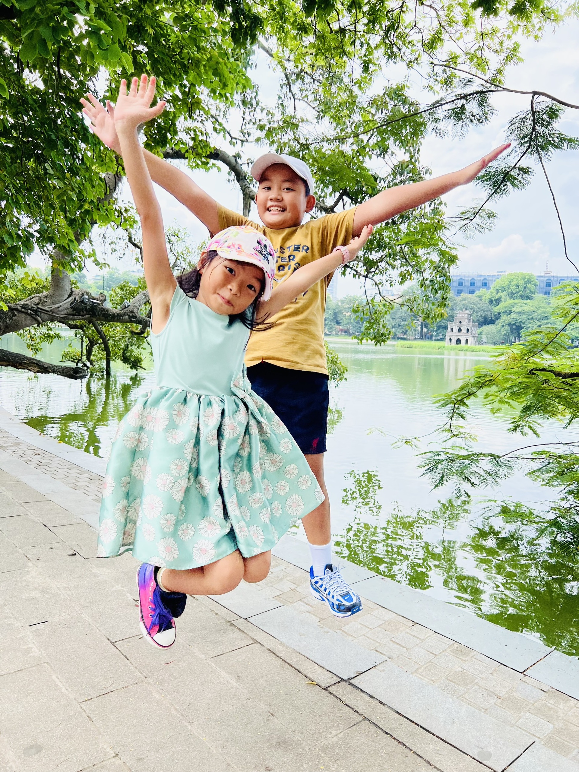 Hi hữu: Bé gái 7 tuổi ở TPHCM 4 lần chinh phục đường chạy cự ly 21km - 3 Hi hữu: Bé gái 7 tuổi ở TPHCM 4 lần chinh phục đường chạy cự ly 21km - 3