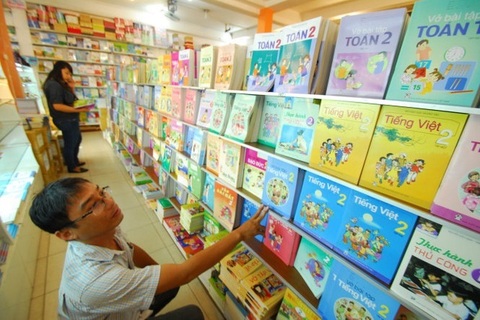 "Sách giáo khoa bắt buộc phải mua, chiết khấu cao thế đã hợp lý chưa?"