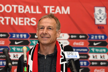 HLV Klinsmann đòi chia tay đội tuyển Hàn Quốc trước trận gặp Việt Nam