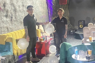 Chủ quán bar ở TPHCM cầm đầu đường dây mua bán khí cười