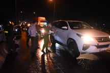 Hình ảnh công an 2 tỉnh chặn cầu Rạch Miễu nổ súng bắt 31 giang hồ có súng