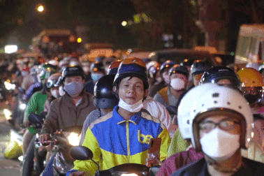 Trung tâm TPHCM kẹt cứng trong đêm Noel