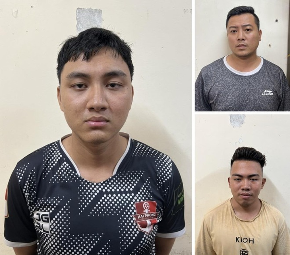 Tạm giữ 3 đối tượng đốt pháo sáng trận Hà Nội - Hải Phòng - 1 Tạm giữ 3 đối tượng đốt pháo sáng trận Hà Nội - Hải Phòng - 1