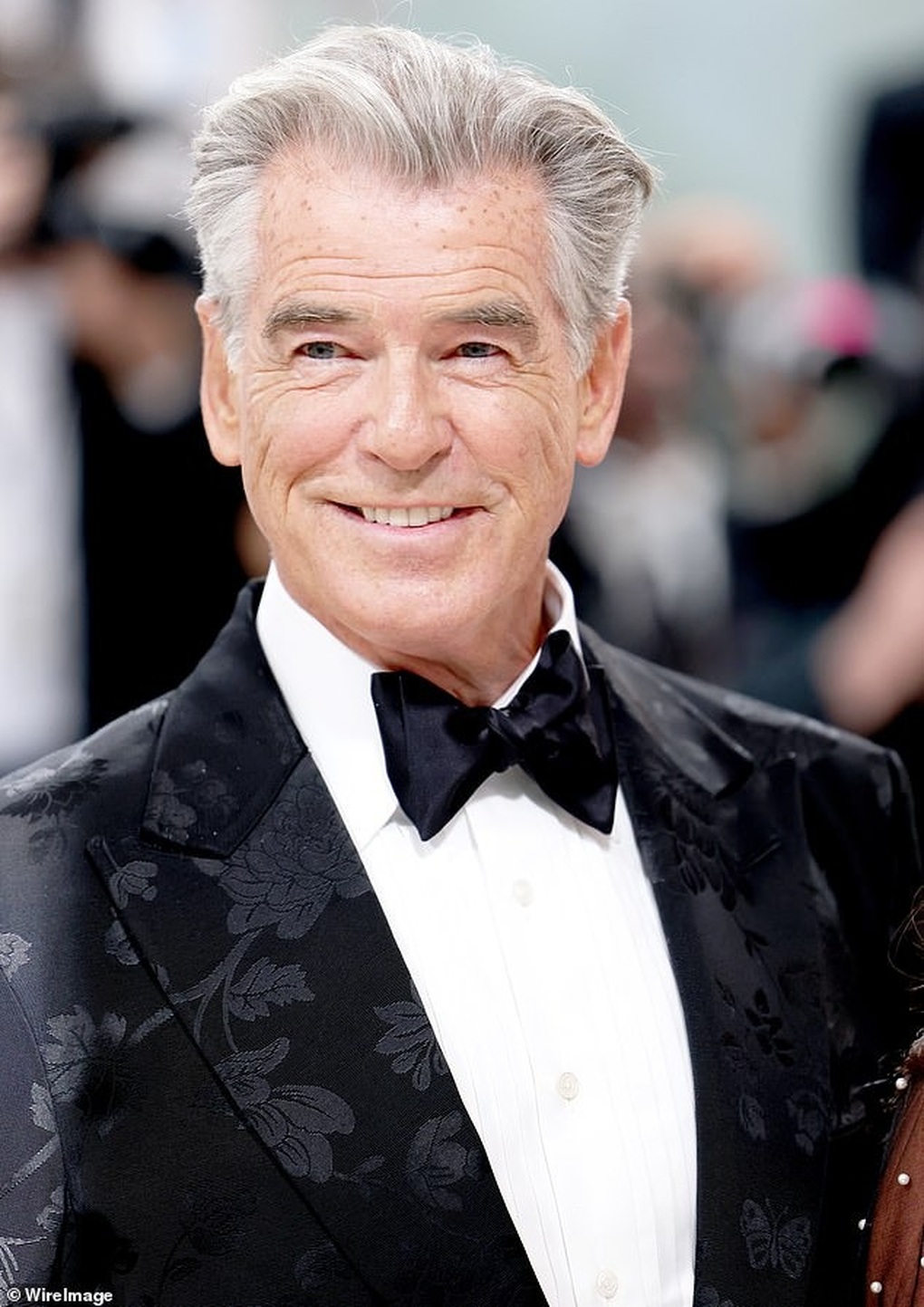 Tài tử quyến rũ "không tuổi" Pierce Brosnan: "Cả đời, tôi không giận dữ" |  Báo Dân trí
