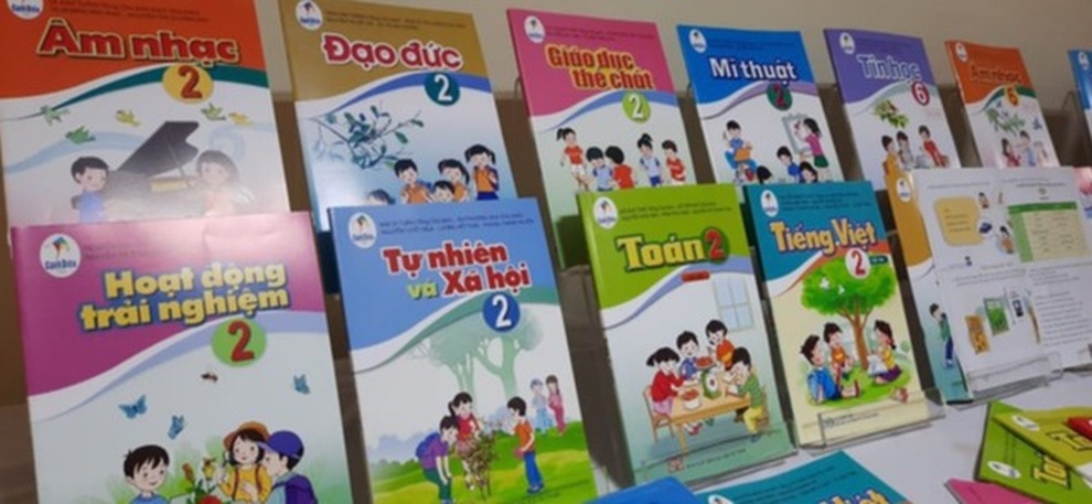 Thẩm định hơn 150 bản mẫu sách giáo khoa lớp 3,7,10 - 1 Thẩm định hơn 150 bản mẫu sách giáo khoa lớp 3,7,10 - 1