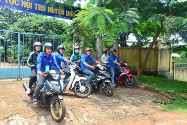 Ấm áp ân tình đội tiếp sức mùa thi phố núi