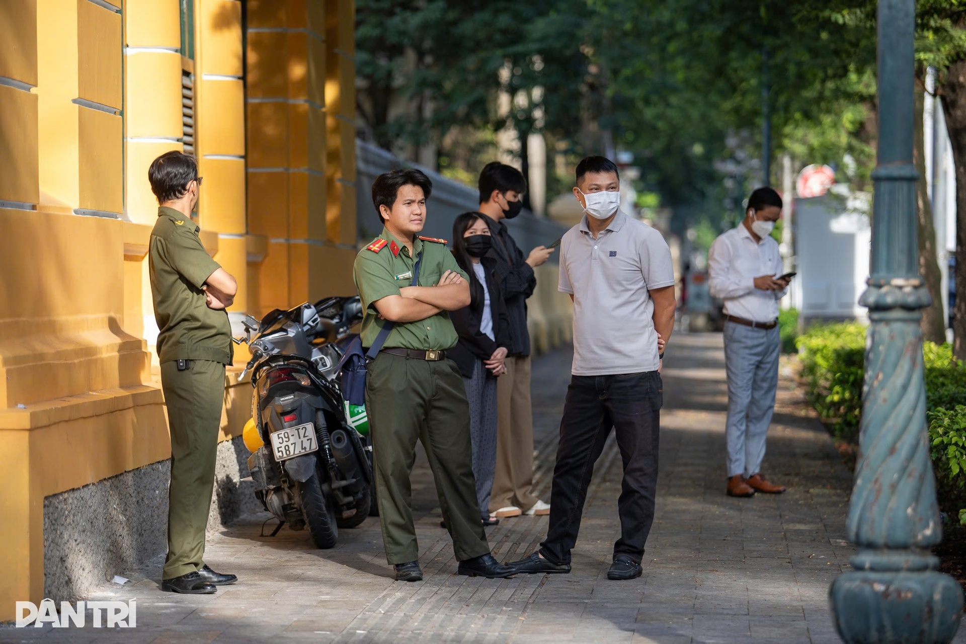 Hình ảnh hoa hậu Thuỳ Tiên, Quang Linh Vlogs, Hằng Du Mục tại phiên toà - 14