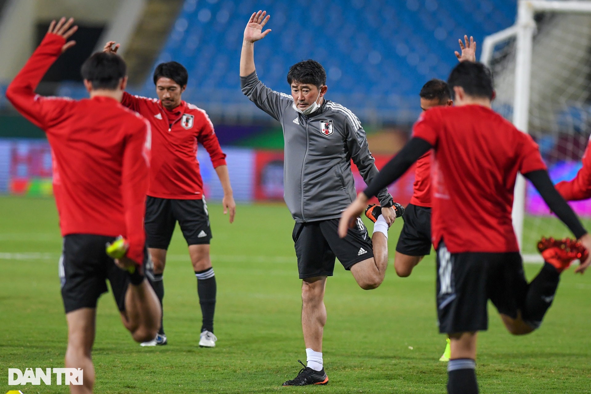 Minamino cùng dàn sao châu Âu của Nhật Bản tập luyện trên sân Mỹ Đình - 3 Minamino cùng dàn sao châu Âu của Nhật Bản tập luyện trên sân Mỹ Đình - 3