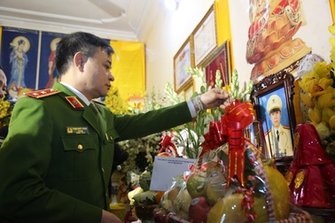 Trao gần 4 tỷ đồng tới thân nhân 3 liệt sĩ hy sinh tại Đồng Tâm