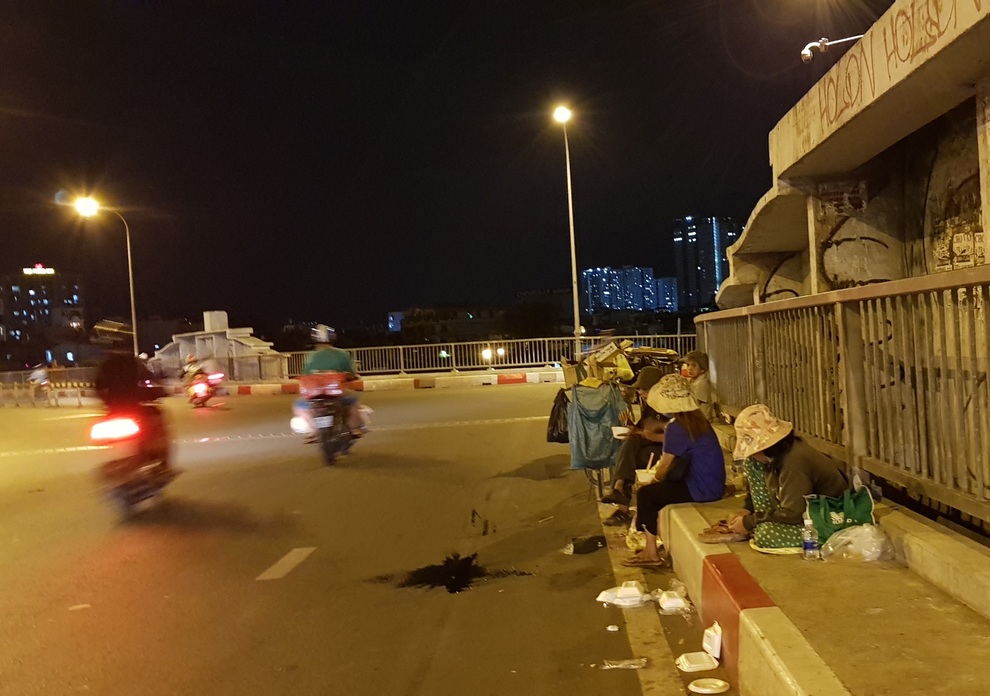 TPHCM: Tập trung bảo vệ người lang thang, xin ăn khi dịch Covid-19 tăng cao - 2 TPHCM: Tập trung bảo vệ người lang thang, xin ăn khi dịch Covid-19 tăng cao - 2