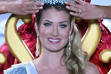 Phút đăng quang của Hoa hậu Thế giới 2015 - Mireia Lalaguna