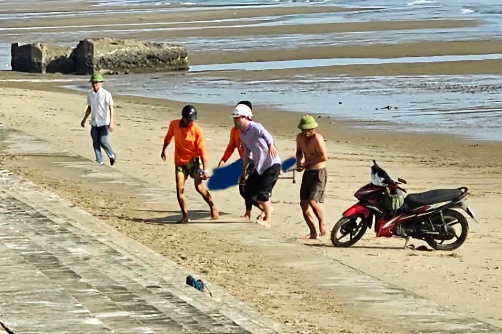 Đôi nam nữ đuối nước ở Cửa Lò: Dự định tổ chức đám cưới vào tháng 6 tới - 2 Đôi nam nữ đuối nước ở Cửa Lò: Dự định tổ chức đám cưới vào tháng 6 tới - 2